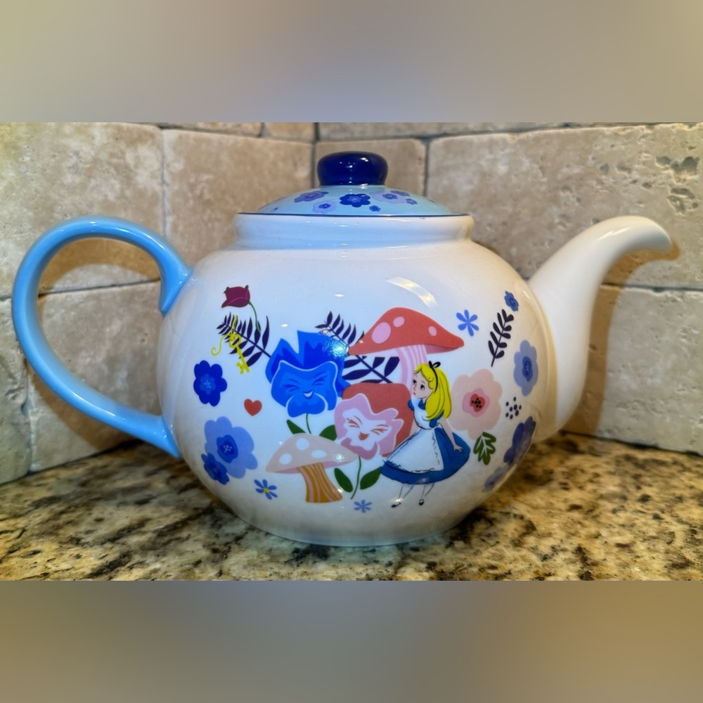 Disney Alice in Wonderland Ceramic Tea Pot with Fitted Lid Top - Picture 3 of 9